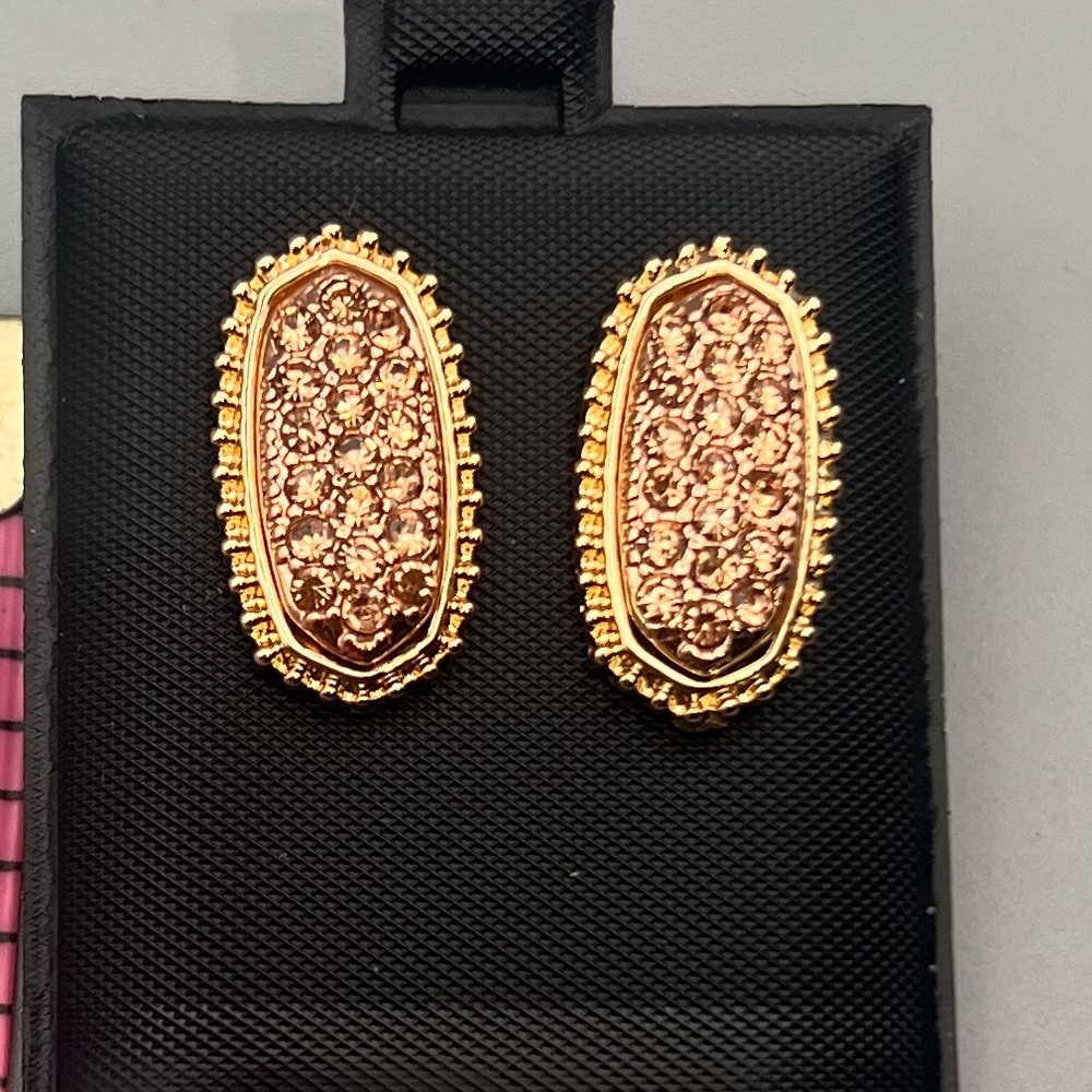 5/$25 Chic Gold and Pink Women's Earrings